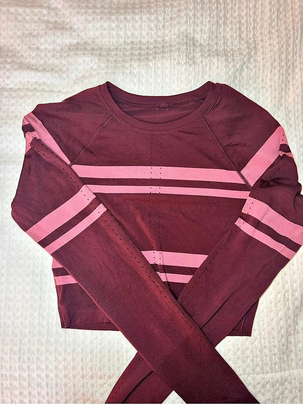 lululemon Swiftly Tech Cropped Long-Sleeve Shirt 2.0 Stripe Burgundy & Pink